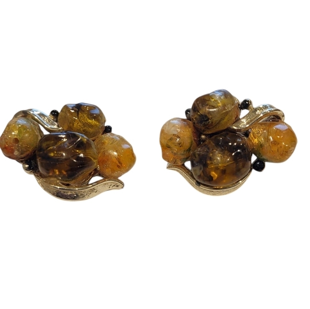 Vintange Coro Gold Tone & Amber Colored Clip On Earrings